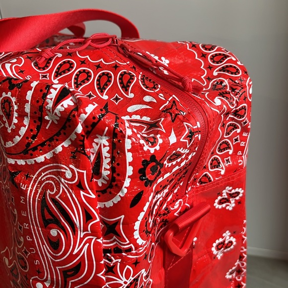 Supreme SS/21 Red Bandana Tarp Large Duffle Bag - Picture 10 of 14